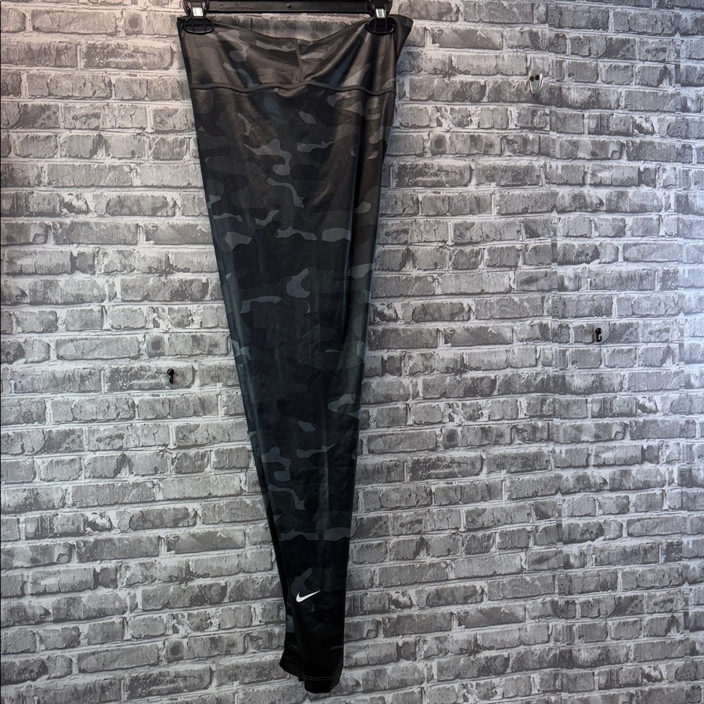 Nike Dark‎ Camo Leggings